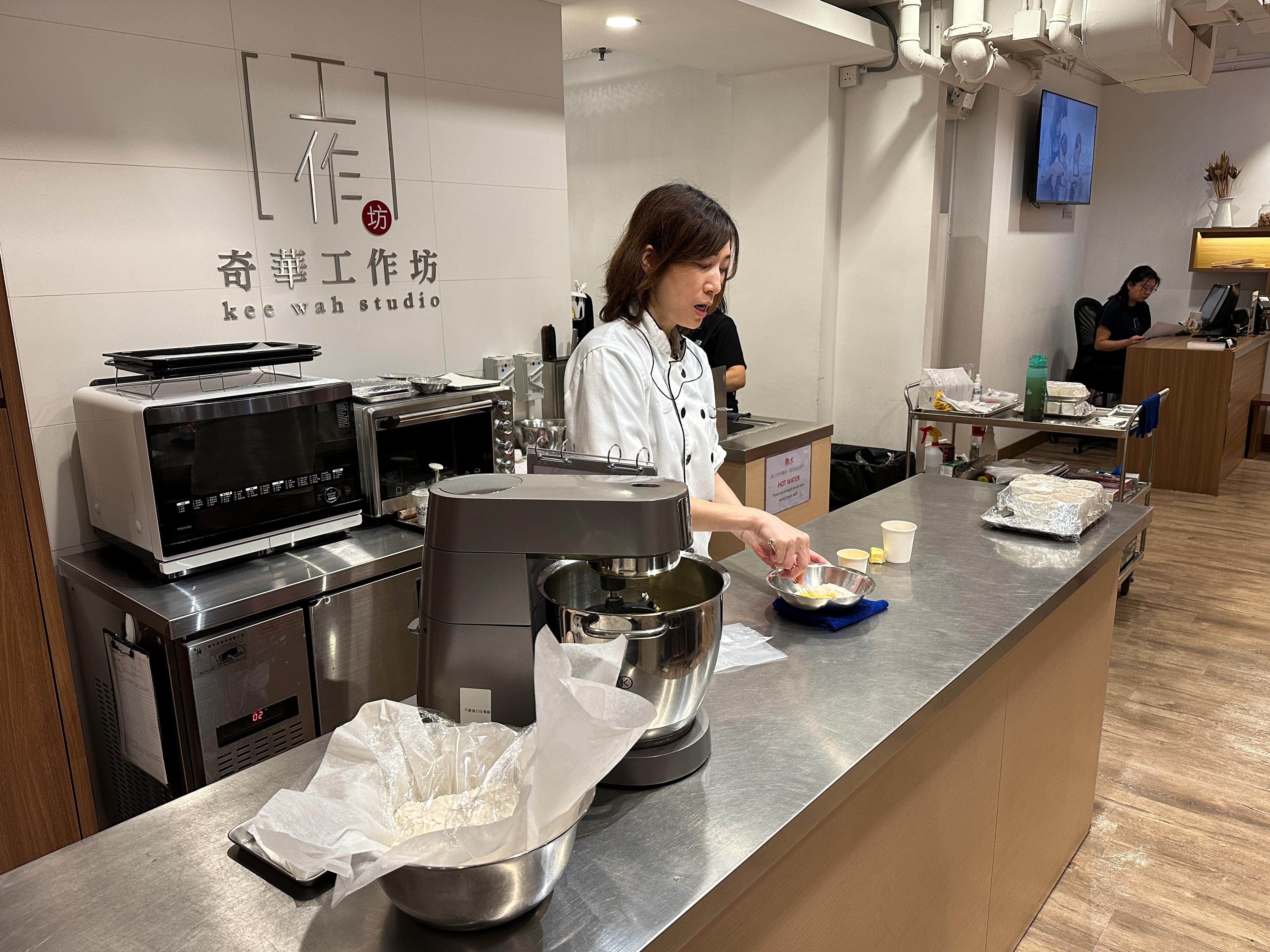 Peach Blossom Pastry & Rabbit Shaped Egg Custard Mooncake Making Workshop