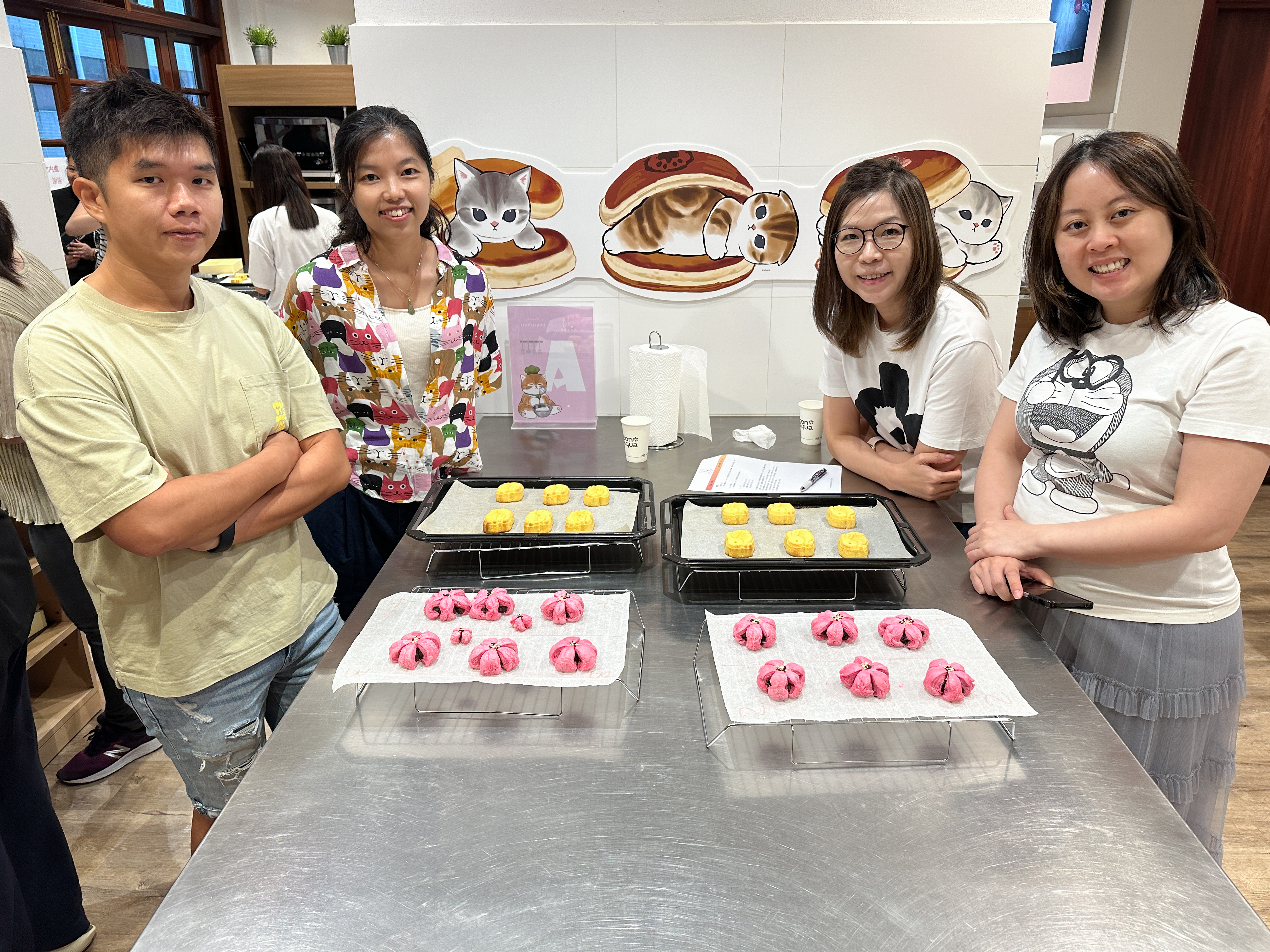 Peach Blossom Pastry & Rabbit Shaped Egg Custard Mooncake Making Workshop (for HKUST Staff)