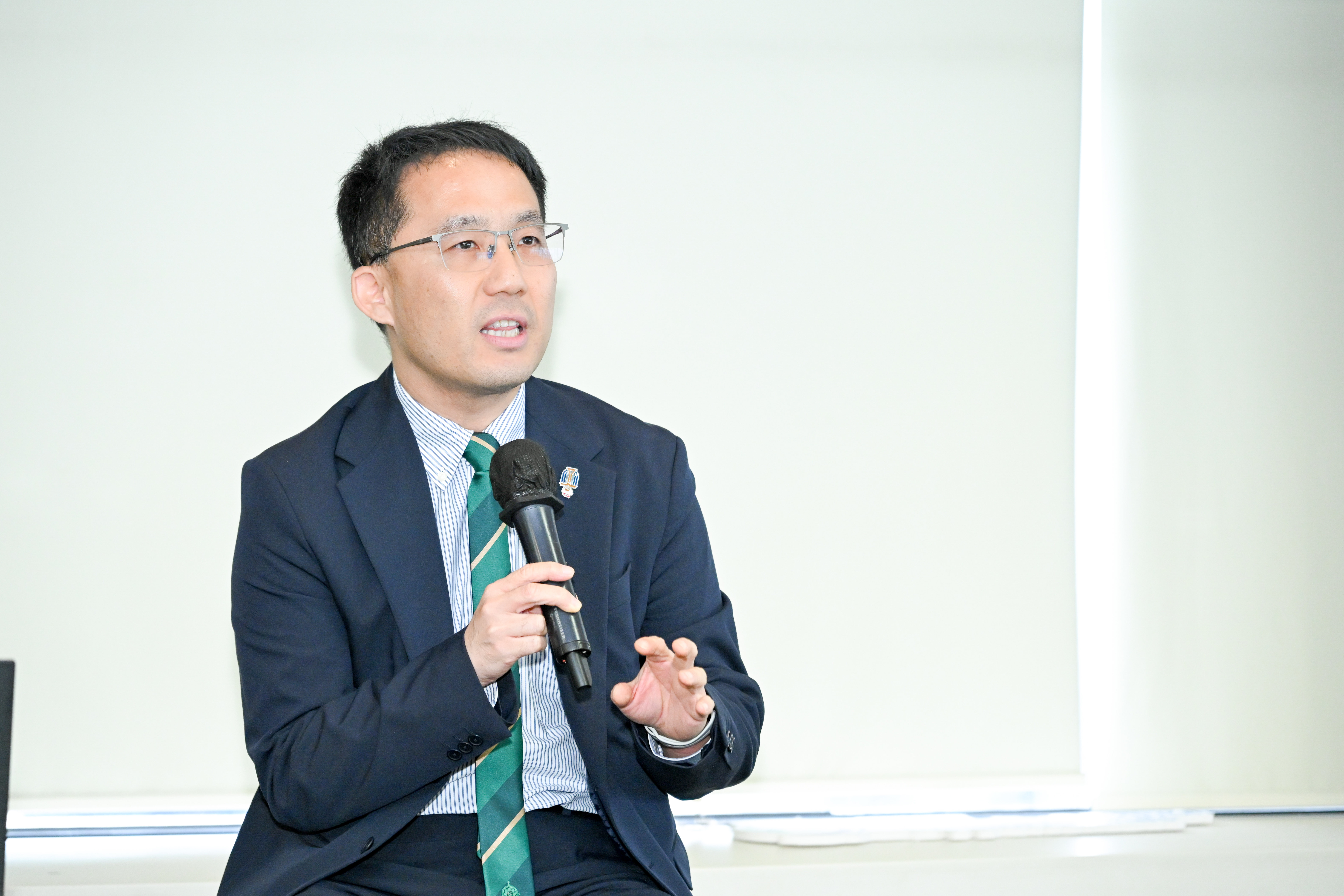 Managing a Multigenerational Workforce: From Diversity to Impact and Innovation